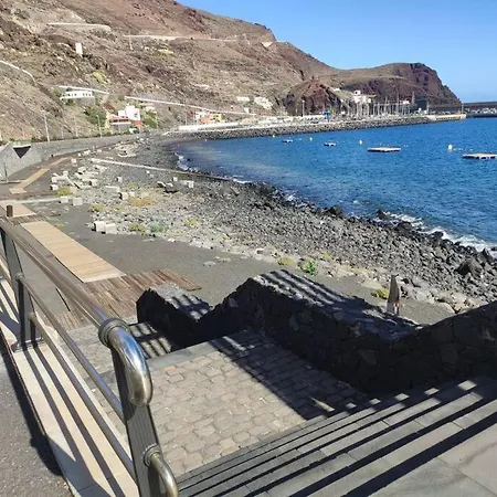 Comodidad, Sol Y Mar En El Puerto de la Estaca