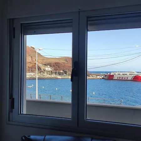 Comodidad, Sol Y Mar En El Puerto de la Estaca